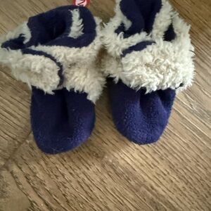 Zutano Navy and Cream Fleece Baby Booties